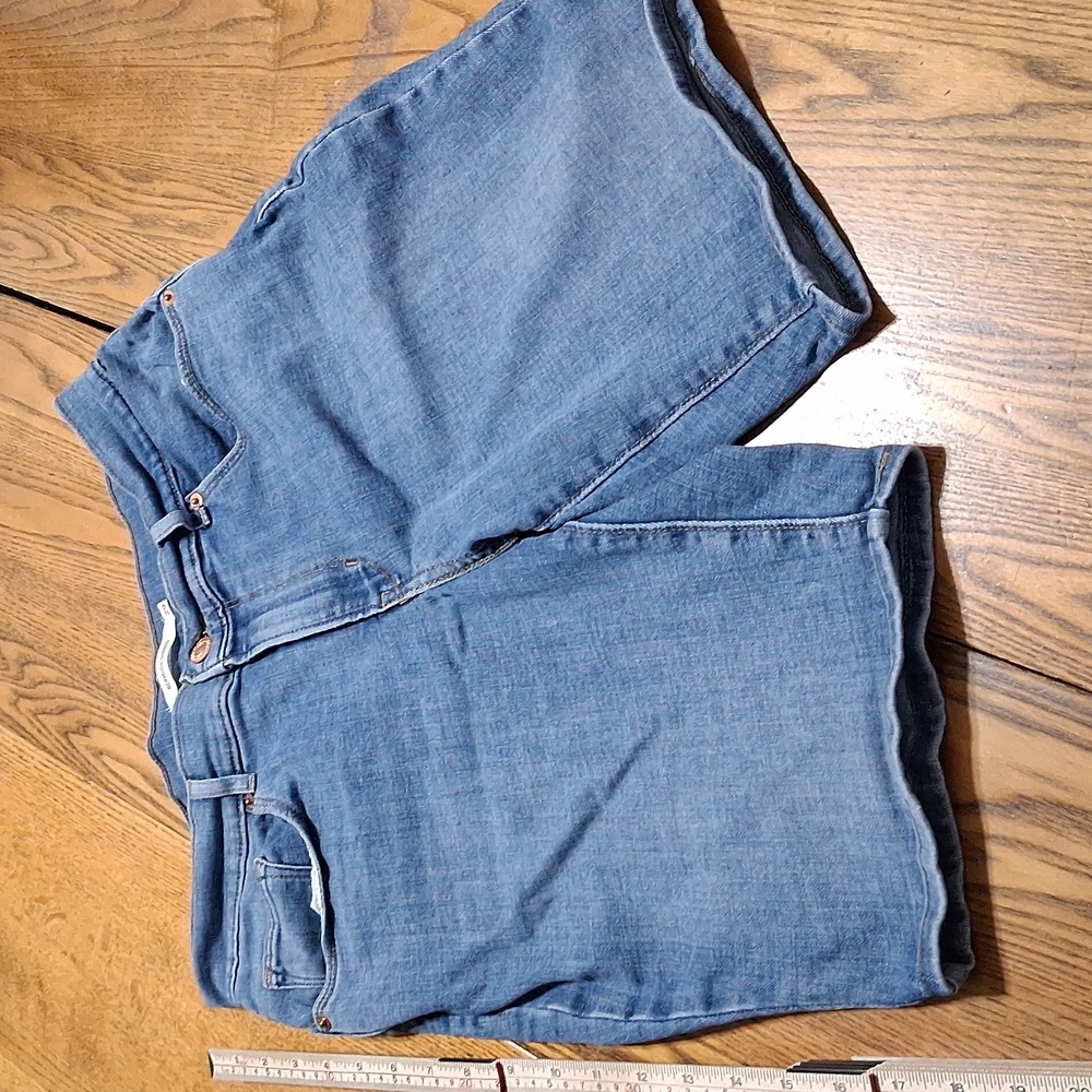 Levi's Strauss Jean 29 Shorts Women BLUE BERMUDA Preowned Used Denim